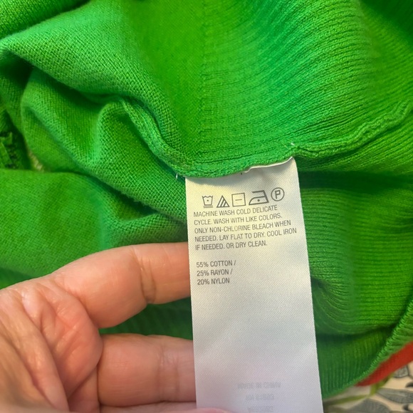 BEAUTIFUL by Lawrence Zorian green s/s cardigan w/floral design-woman’s Medium - Picture 8 of 10